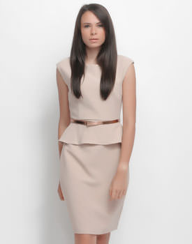 Rochie cu peplum si curea beige
